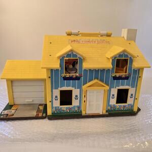 Vintage Fisher Price House (952), Furniture, Car, 6 People and Dog!